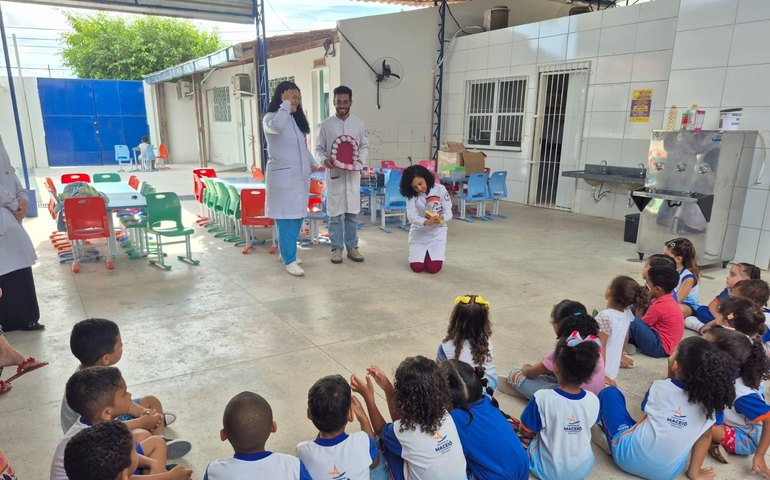 Dia B Sorridentes movimenta escolas e unidades de saúde em Maceió
