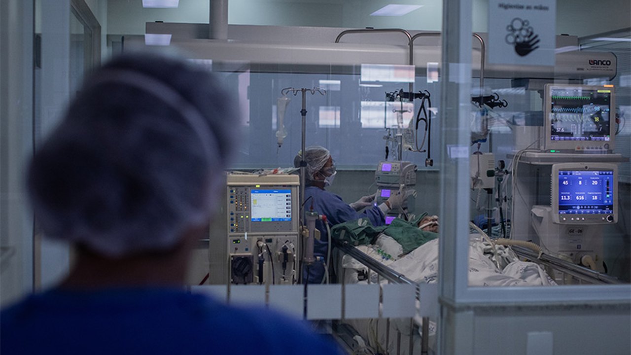 Só um em cada três pacientes graves sobrevive