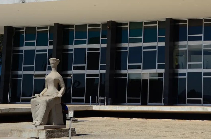 Maioria do STF mantém indenização de Eduardo Bolsonaro a jornalista