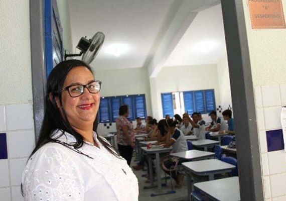 Programa começa a mudar realidade de escolas em Alagoas