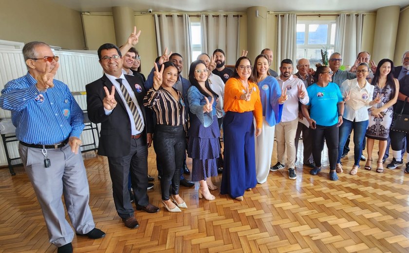 Lavínia Cavalcanti tem encontro com advogadas e advogados de Penedo