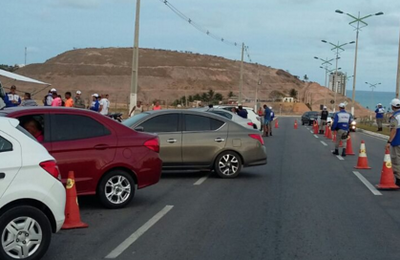 Lei Seca recolhe CNHs, apreende carros e prende 4 por embriaguez