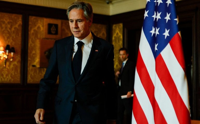 Chefe da diplomacia dos EUA faz sua quinta viagem ao Oriente Médio em busca de uma trégua em Gaza