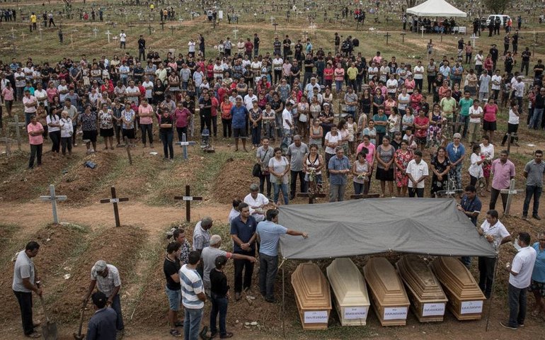 Ao menos 40 mortos em megaoperação já foram sepultados; oito corpos seguem sem identificação