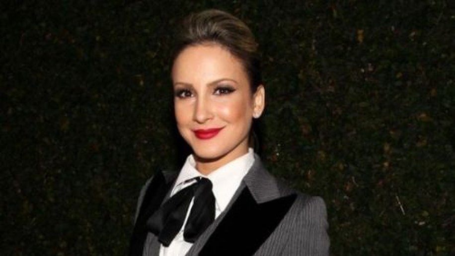 Claudia Leitte nega que sua empresa esteja devendo para ex-funcionários
