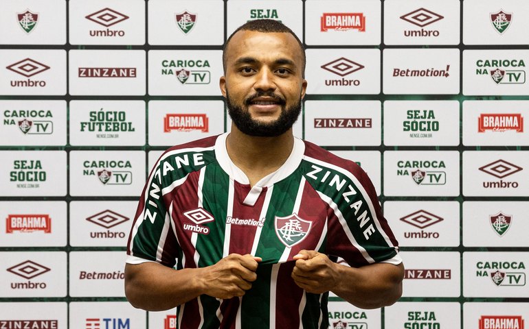 Fluminense anuncia a renovação de contrato de um ano com o lateral Samuel Xavier