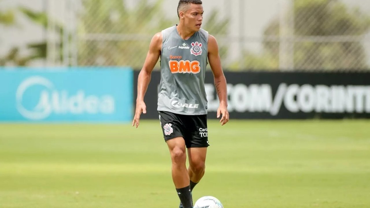 Guarani quer empréstimo de Luís Mandaca em negociação com o Corinthians