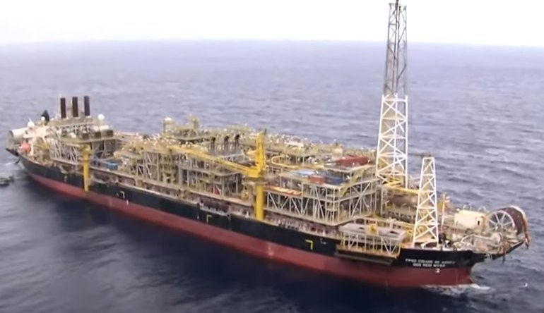 Produção nacional de petróleo cresce quase 5% em abril