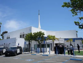 Advogado afirma que promotores não forneceram detalhes sobre os supostos vínculos do adolescente com os atiradores da mesquita de San Diego.