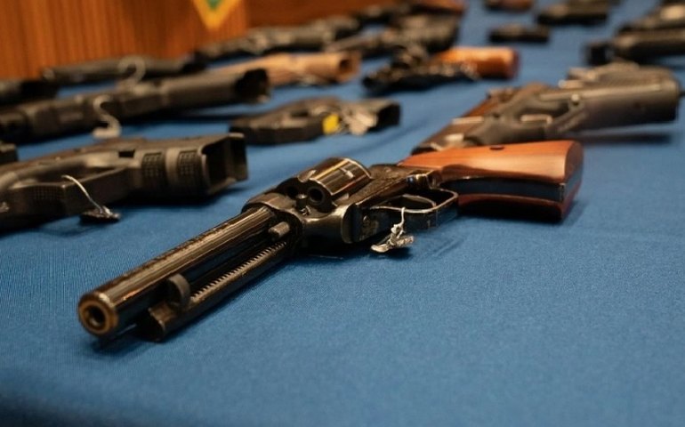 Brasil tem quase 3 milhões de armas particulares após Bolsonaro facilitar acesso