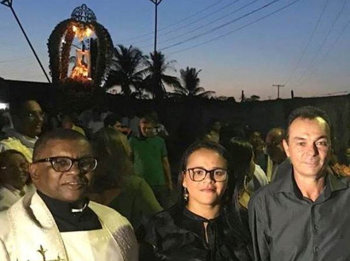 Fiéis acompanham procissão de encerramento da festa de Nossa Senhora da Piedade em Anadia