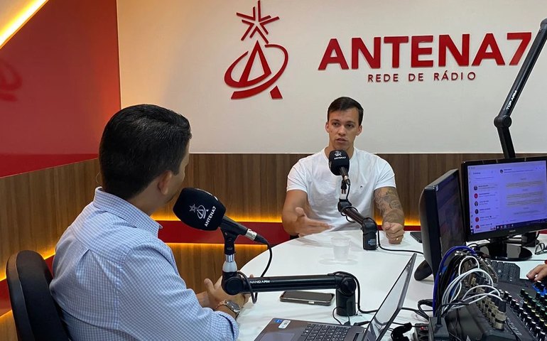 Deputado Delegado Leonam critica lei que veda o uso de imagens de investigações e operações policiais por agentes da segurança pública