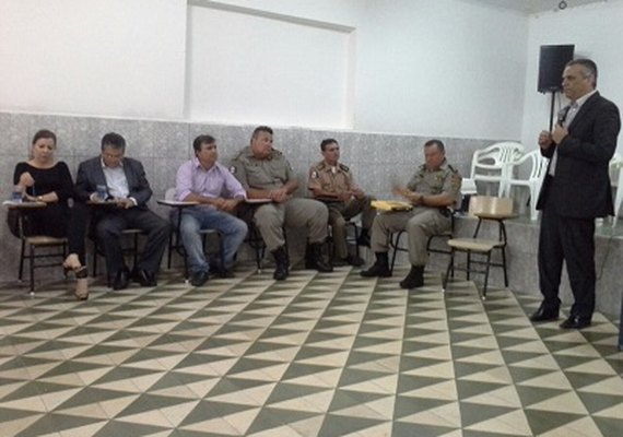 Comandante-geral participa da mesa de situação da Defesa Social em Delmiro Gouveia