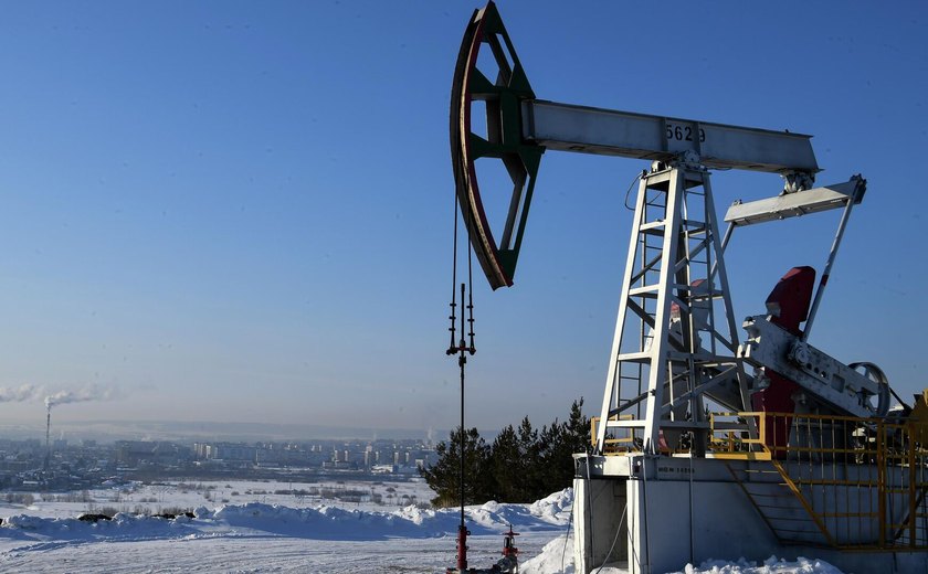 Mídia: Índia mantém compra de petróleo russo, ignorando pressão dos EUA e priorizando acordos