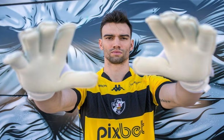 Vasco anuncia a chegada do goleiro Léo Jardim: ‘Espero contribuir com a equipe’