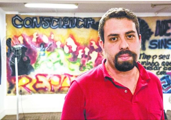 Boulos critica ausência de Ciro em ato antes da prisão de Lula