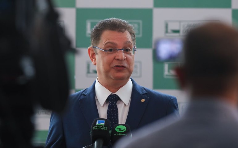 Deputados pedem urgência para votar anistia do 8 de janeiro