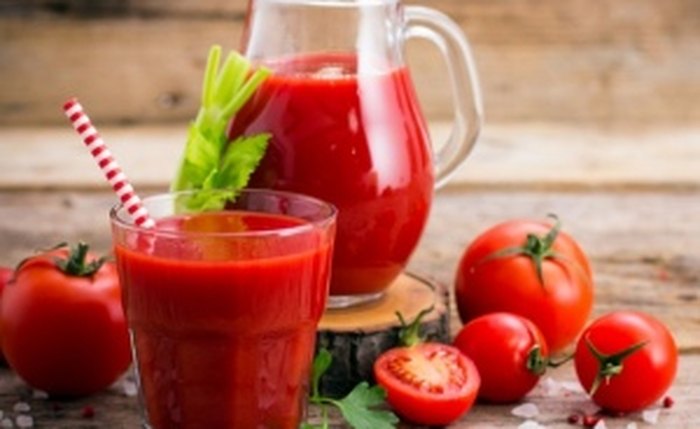 Estudo mostra ainda que o suco de tomate reduz pressão e colesterol