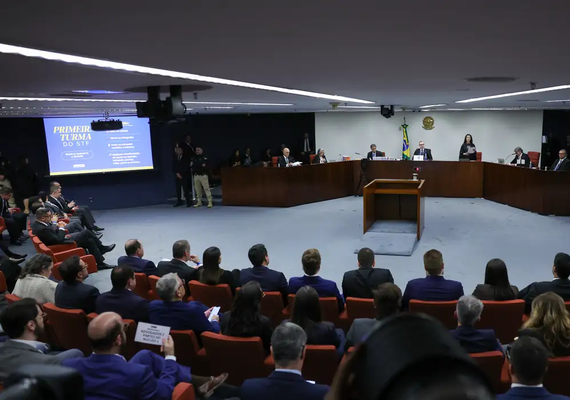 STF julga defesas de Bolsonaro e ex-ministros em processo por tentativa de golpe