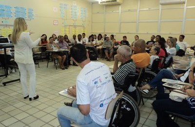 Hospital Universitário promove ação da Campanha Mundial de AVC