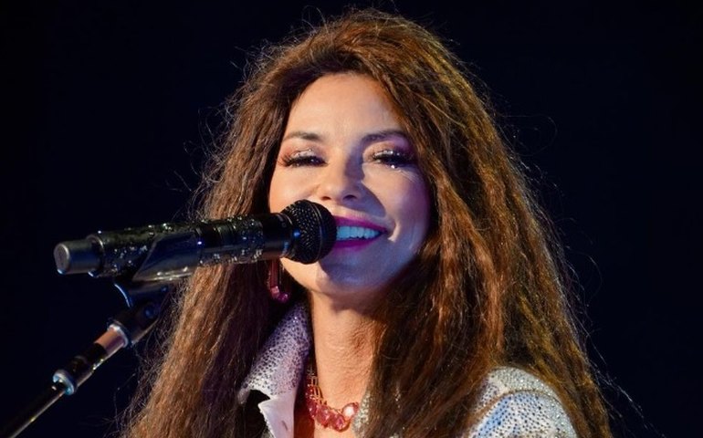 Shania Twain teme que efeitos da doença de Lyme voltem após queda em show, diz site