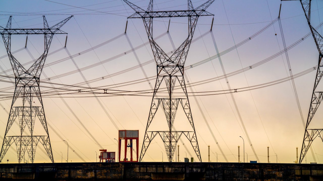 Governo apura relação de atos golpistas com sabotagem em torres de energia
