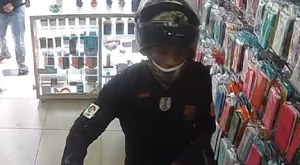Homens armados invadem e roubam loja de celulares em Capela