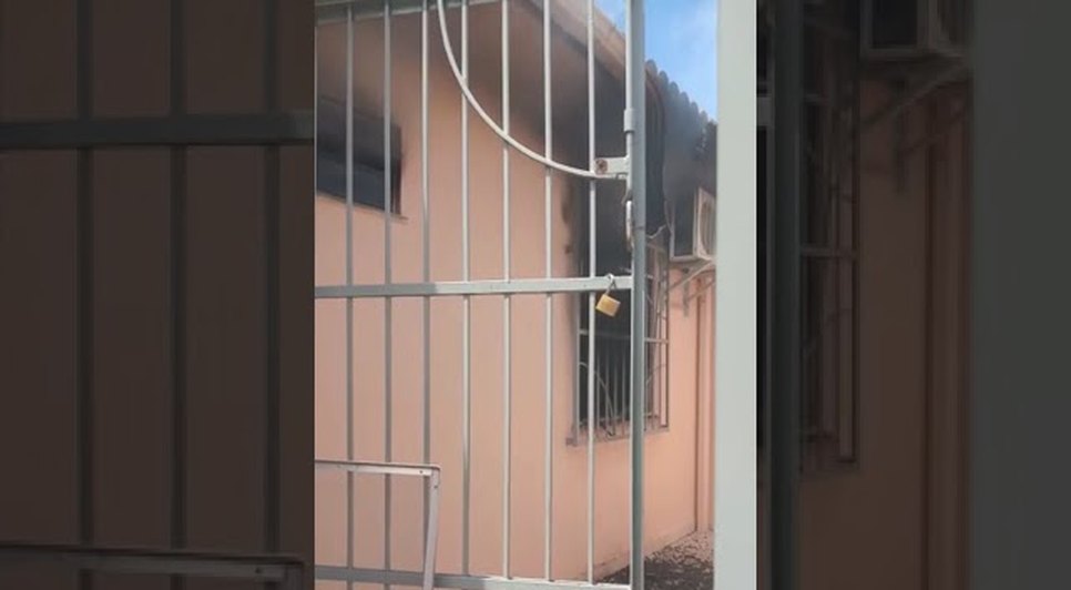 Incêndio acontece em residência na Zona Oeste de Aracaju; confira vídeo.jpg