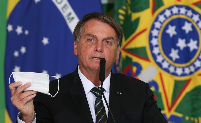 Saúde Bolsonaro pede parecer para desobrigar uso de máscara por vacinados