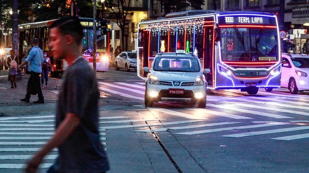 Natal: São Paulo ganha ônibus iluminados