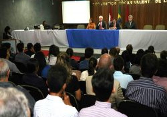 Ministro Humberto Martins dá palestra sobre novo Código de Processo Civil para membros, servidores e estagiários do MPE