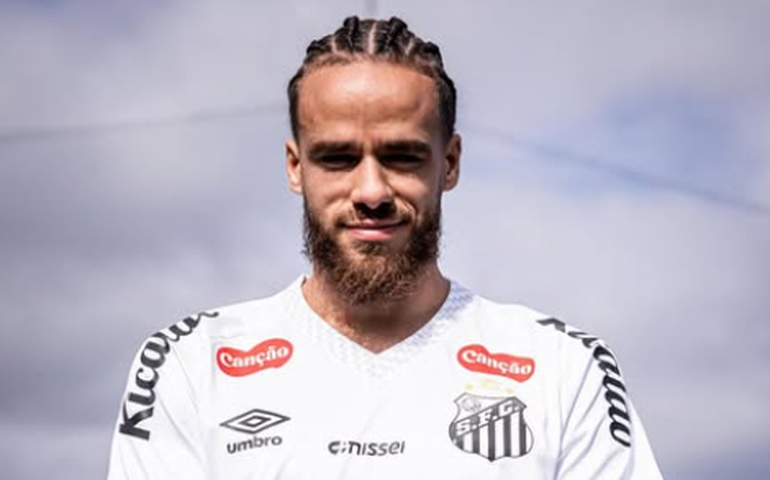 Santos anuncia a contratação do argelino Billal Brahimi para reforçar seu ataque