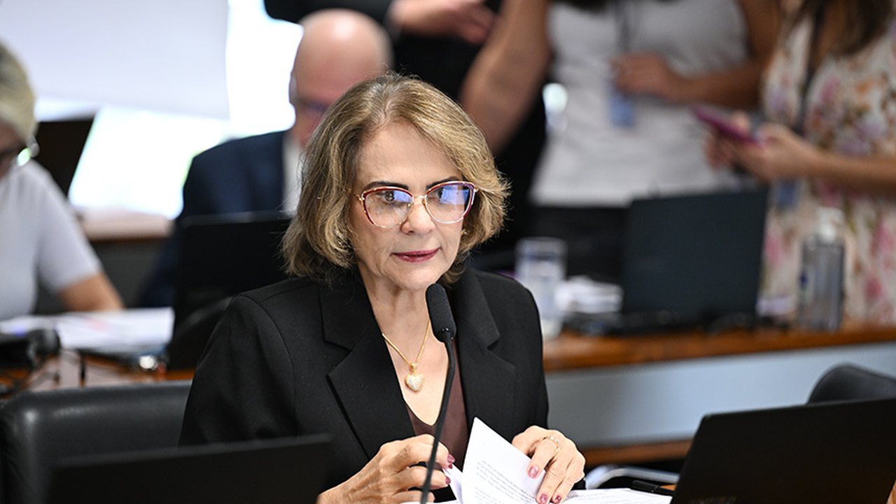 Borboleta roxa será símbolo de luto em gestação perdida, aprova CAS
