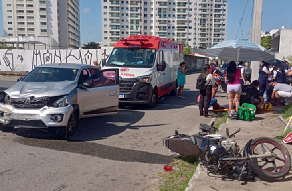 acidente_bairro_jardins_-_foto_-_ascom_smtt_b7e55cad578ec146e55997496313fb2c0f376ca7c875391b26adae02b2cff225 / Foto: Foto: SMTT/Aracaju