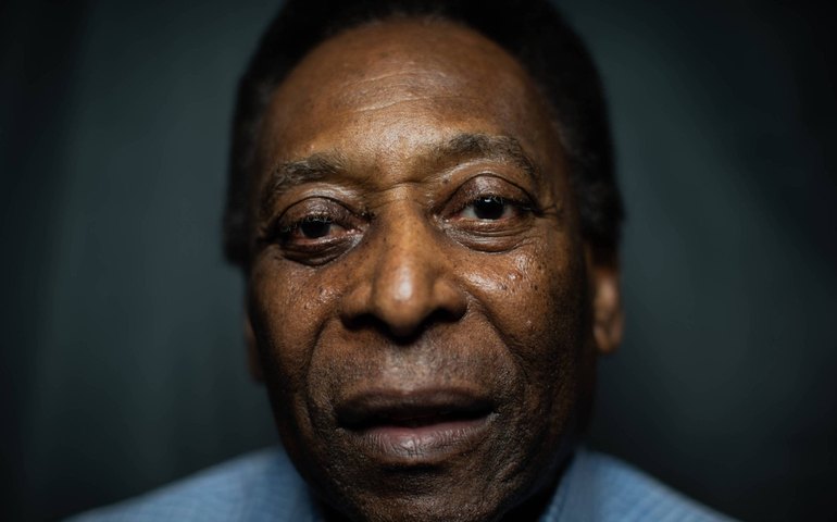 Filhas de Pelé voltam a tranquilizar fãs sobre estado de saúde do pai
