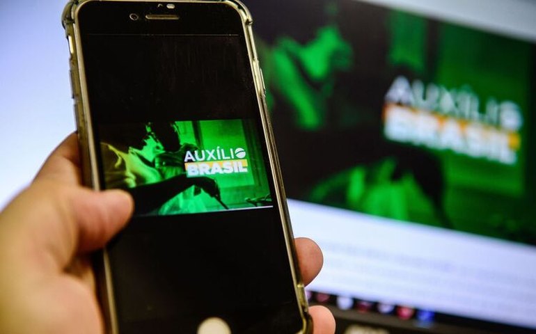 Caixa paga hoje Auxílio Brasil para beneficiários com NIS final 8