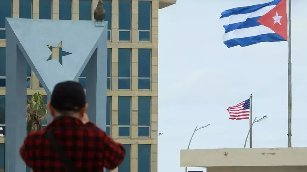 Papa expressa 'grande preocupação' com tensões entre EUA e Cuba