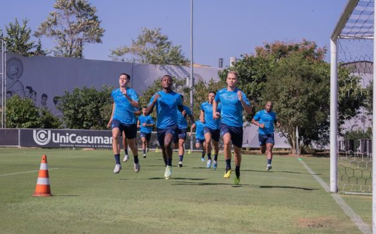 Elenco do Grêmio volta a treinar em São Paulo após 15 dias parado; veja imagens