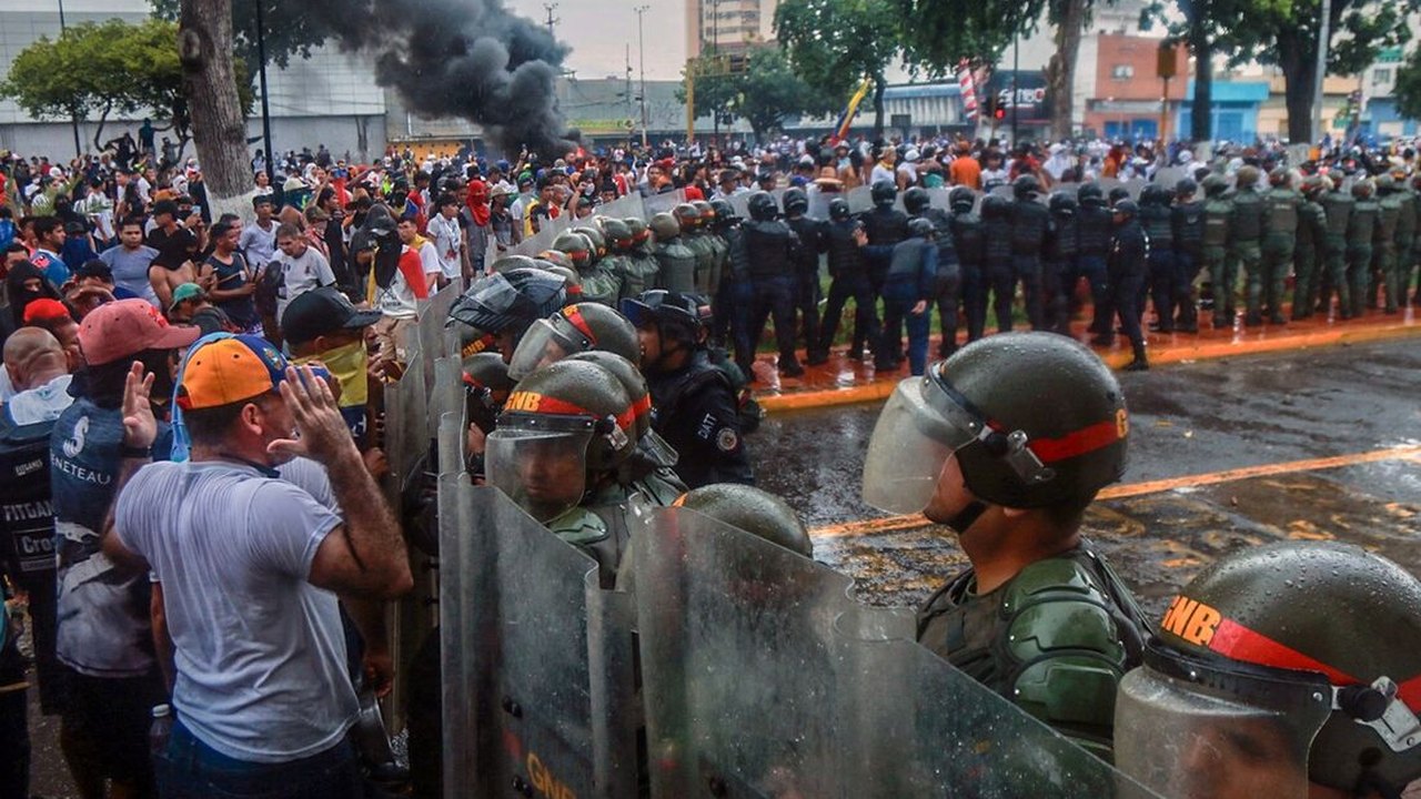 Quatro jornalistas presos após as eleições na Venezuela são acusados ​​de terrorismo