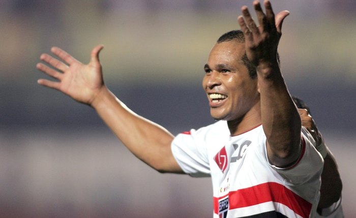 Aloísio Chulapa em campo pelo São Paulo Aloísio Chulapa em campo pelo São Paulo