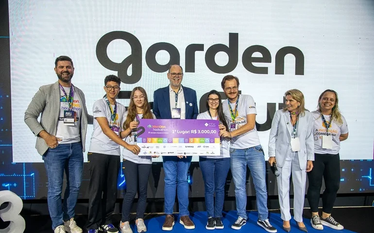 Projeto de estudantes do Ensino Médio propõe jardins flutuantes para recuperação de lagos urbanos