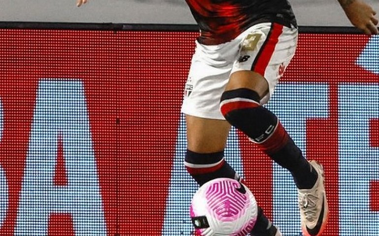 Como mensagem vazada e apagada em grupo de WhatsApp escancarou crise na diretoria do São Paulo