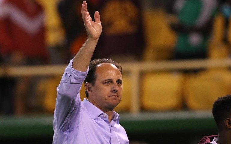 Rogério Ceni é oficializado como novo treinador do Bahia com contrato até 2025