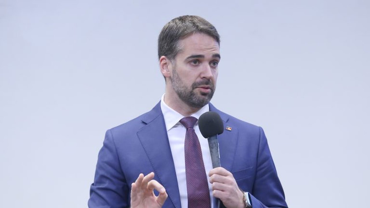 Eduardo Leite reivindica apoio da União para dívidas do setor agropecuário gaúcho