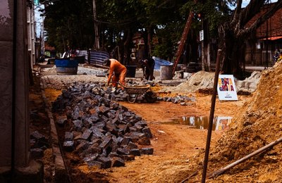 Brota na Grota avança com pavimentação em comunidades vulneráveis de Maceió