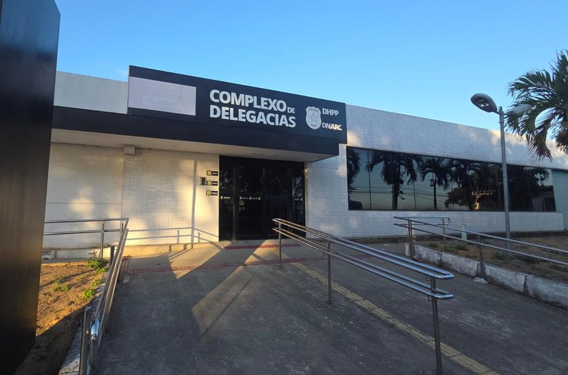 Polícia Civil investiga morte de empresário encontrado dentro de carro na praia da Sereia