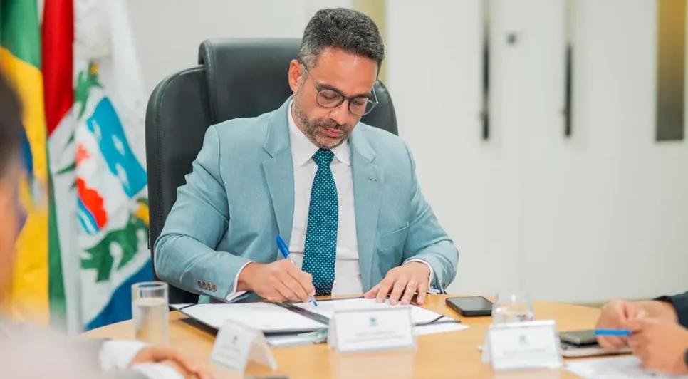 Paulo Dantas dá sequência a série de exonerações após derrota de grupo governista no primeiro turno das eleições