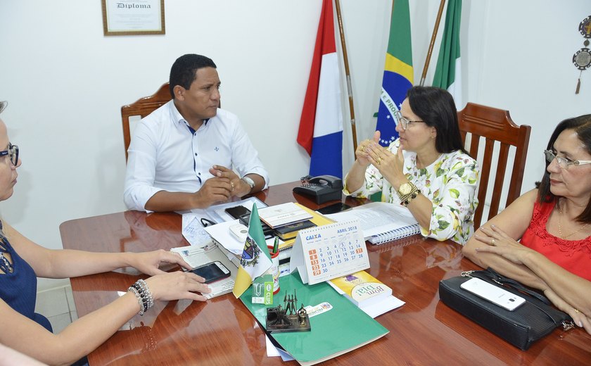 Prefeitura de Palmeira contrata 33 novos professores devido ao crescimento no número de alunos da rede