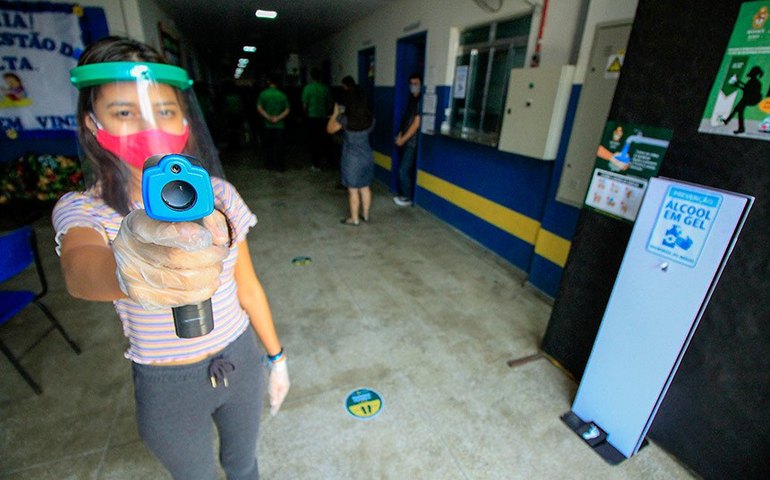 CE avalia normas para funcionamento de escolas em emergências de saúde