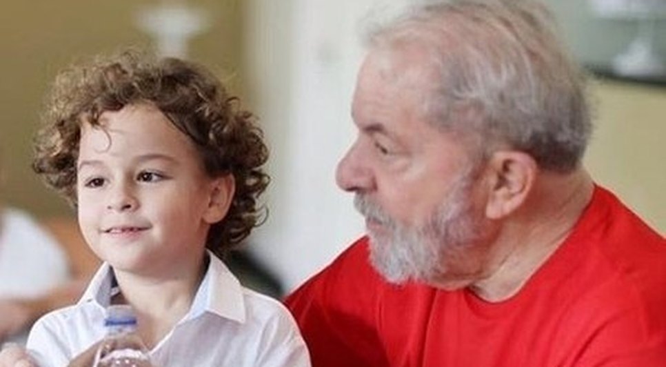 LULA E O NETO